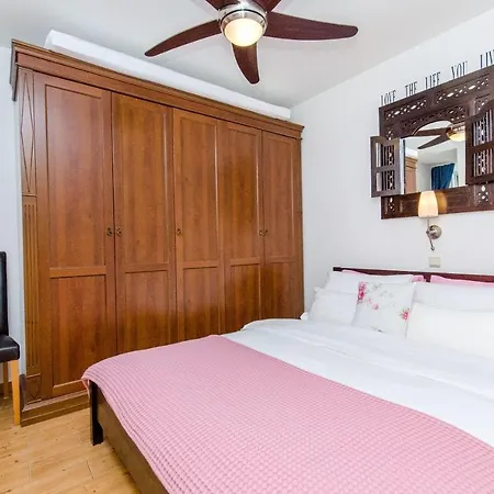 Apartamento Andro - 30m From Sea: A1 Supetar. Island Brac Supetar