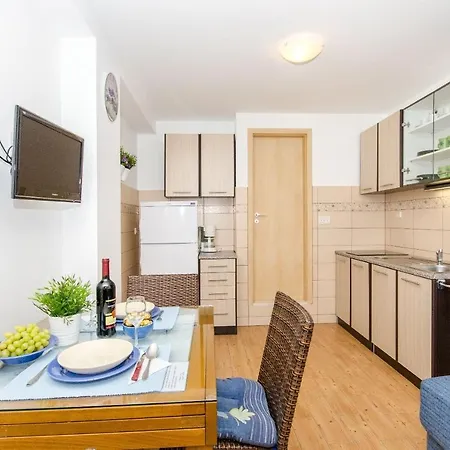 Andro - 30m From Sea: A1 Supetar. Island Brac * Supetar