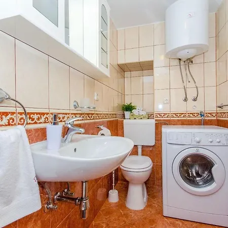 Appartement Andro - 30m From Sea: A1 Supetar. Island Brac Supetar
