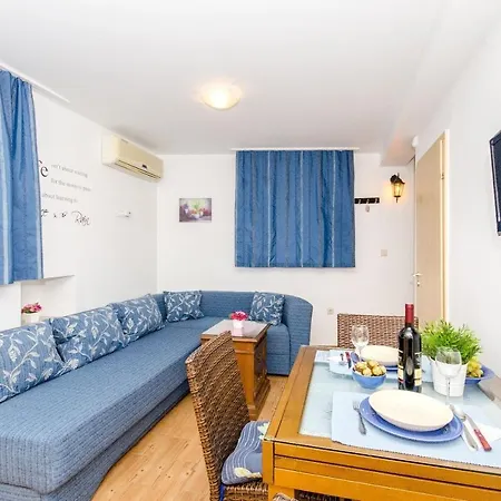 Andro - 30m From Sea: A1 Supetar. Island Brac Appartement *